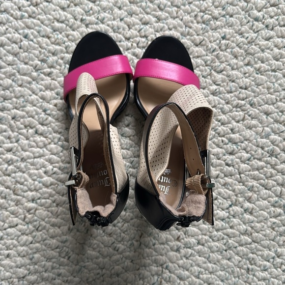 Juicy Couture Catarahice Heels - Picture 5 of 9